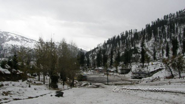 Solang Valley, a place to enjoy Snowfall near Delhi in Himachal