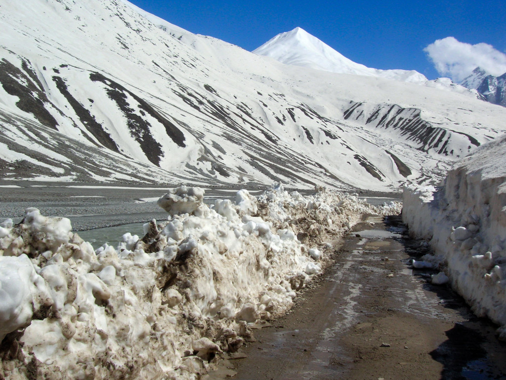 Road to Spiti Valley from Manali - Buried Under Snow