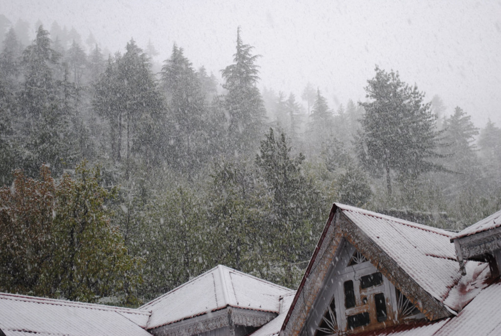 Snowfall across the Himachal hills over the New Year window