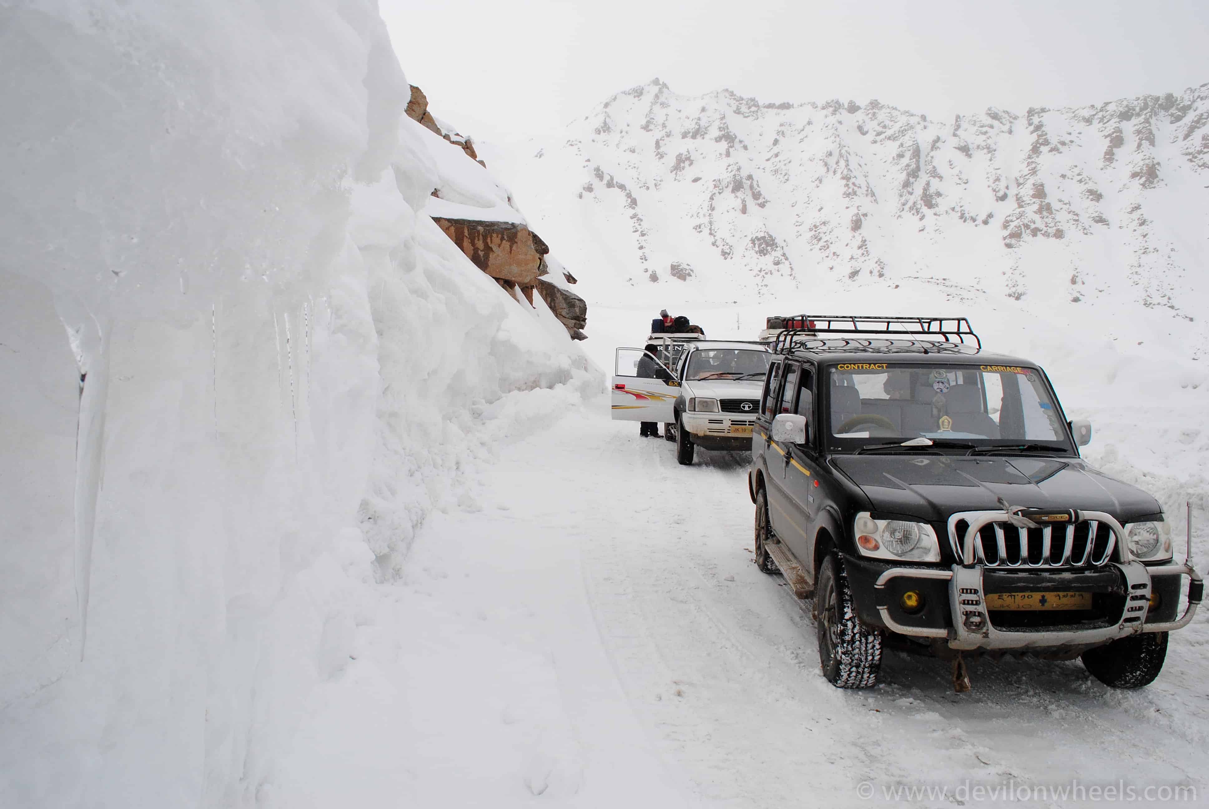 Taxis plying in winters in Ladakh