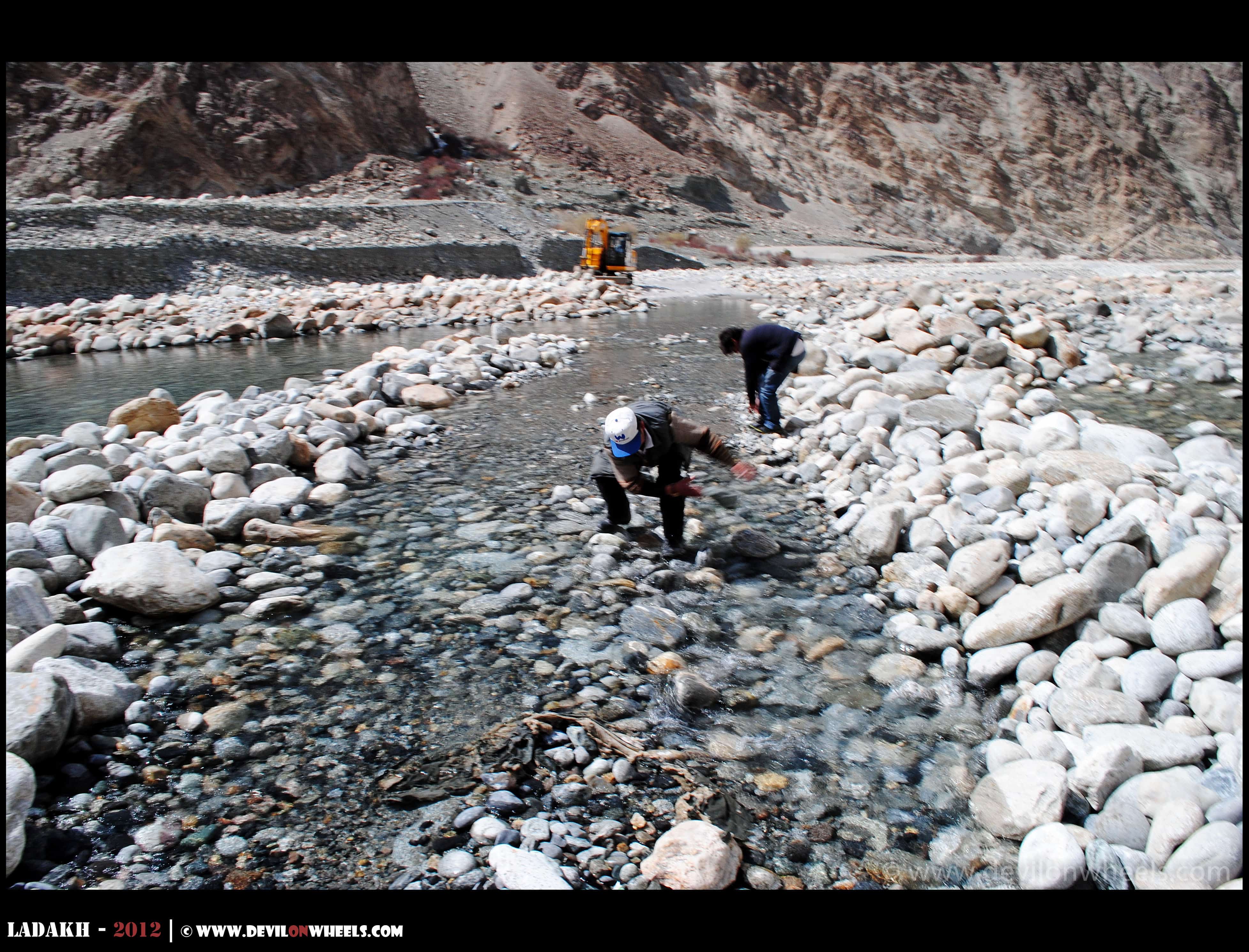 Yes, I know - Traveling to Ladakh ain't that easy as it looks...