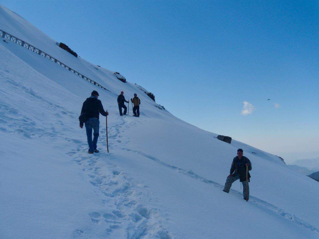 Never leave your group when trekking in the Himalayas - safety on high altitude trails