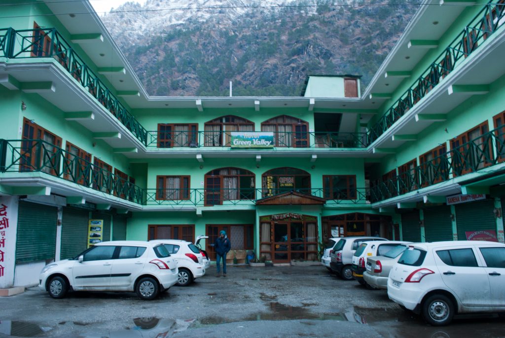 Plan to stay in hostels in Parvati Valley to save costs