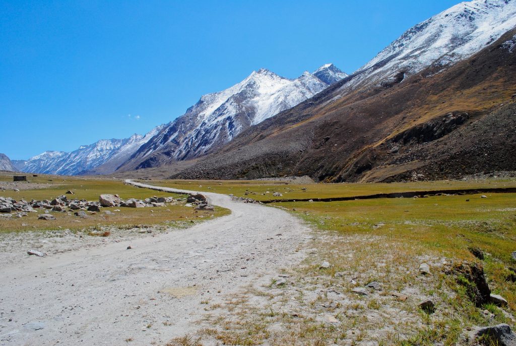 Idyllic roads of Suru Valley, must visit places
