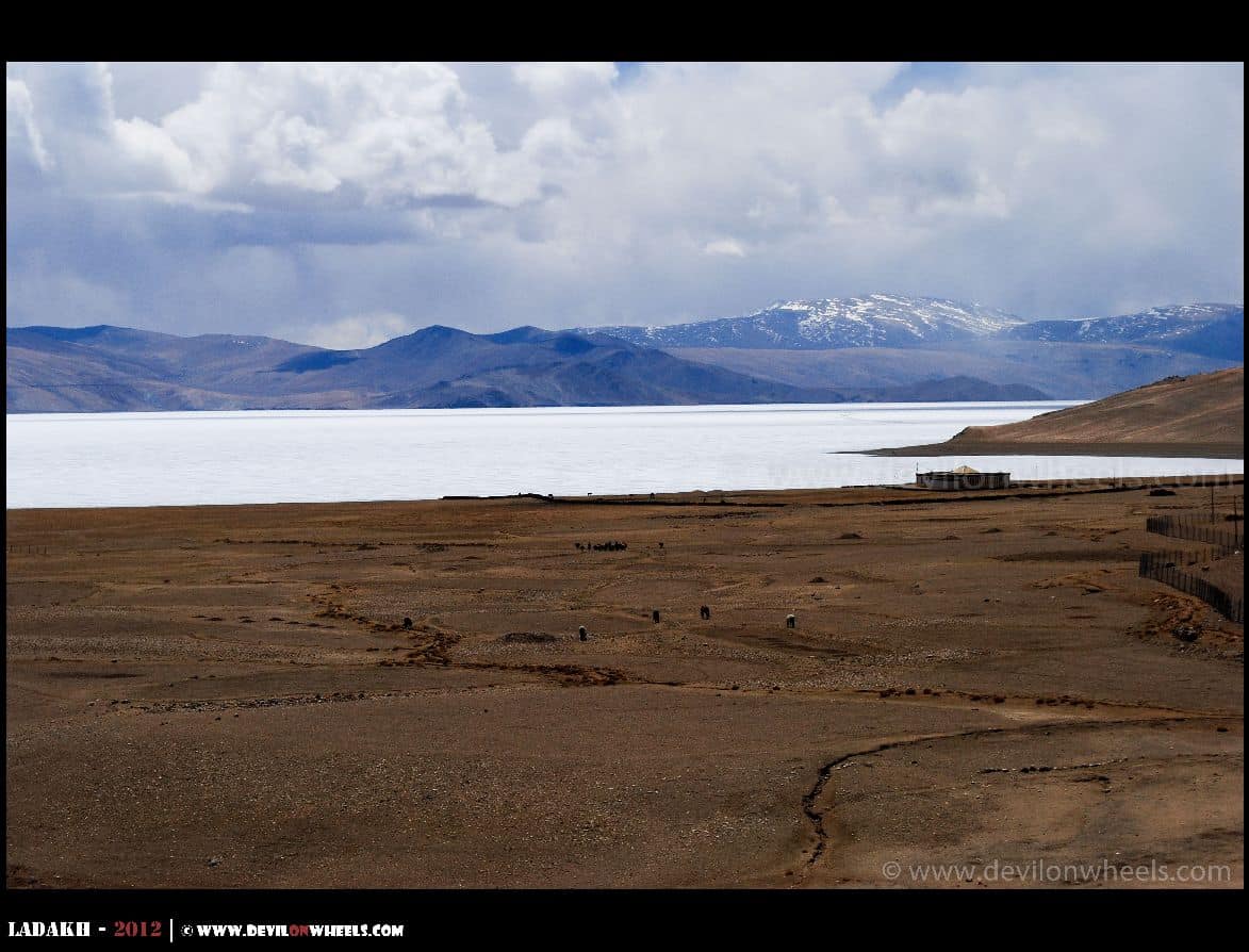 Partially frozen Tso Moriri in Ladakh