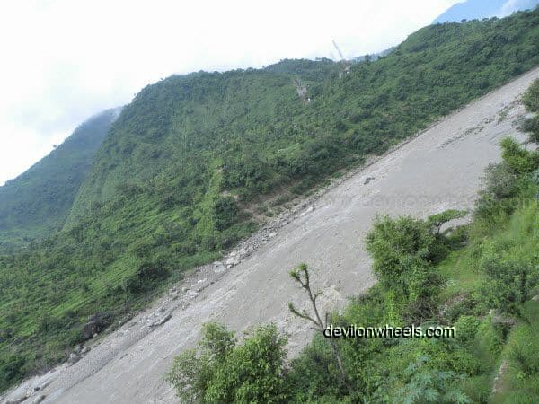 Views of Beas River on the way to Manali