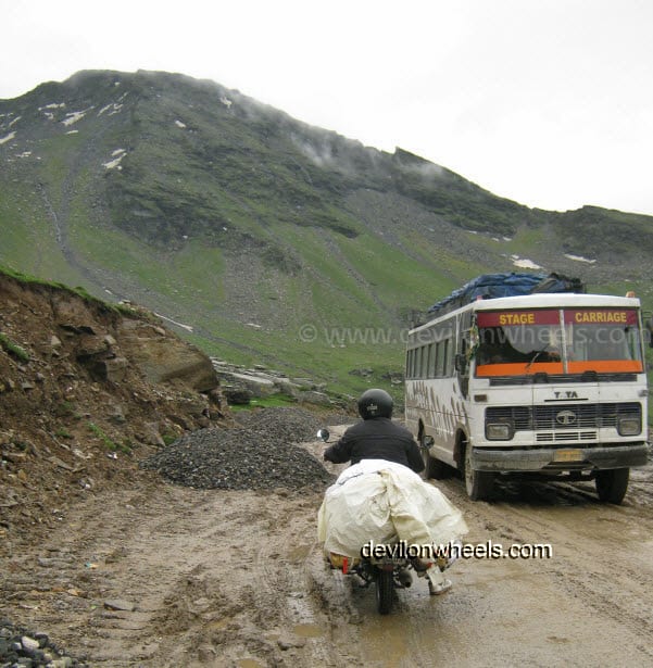 Views while going from Manali to Rohtang Pass