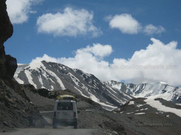 Road to Baralacha La Pass on Manali - Leh Highway