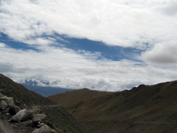 Views on the road to Khardung La in Leh - Ladakh