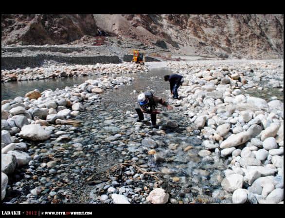 Shyok River on Roads... Making Your Own Way
