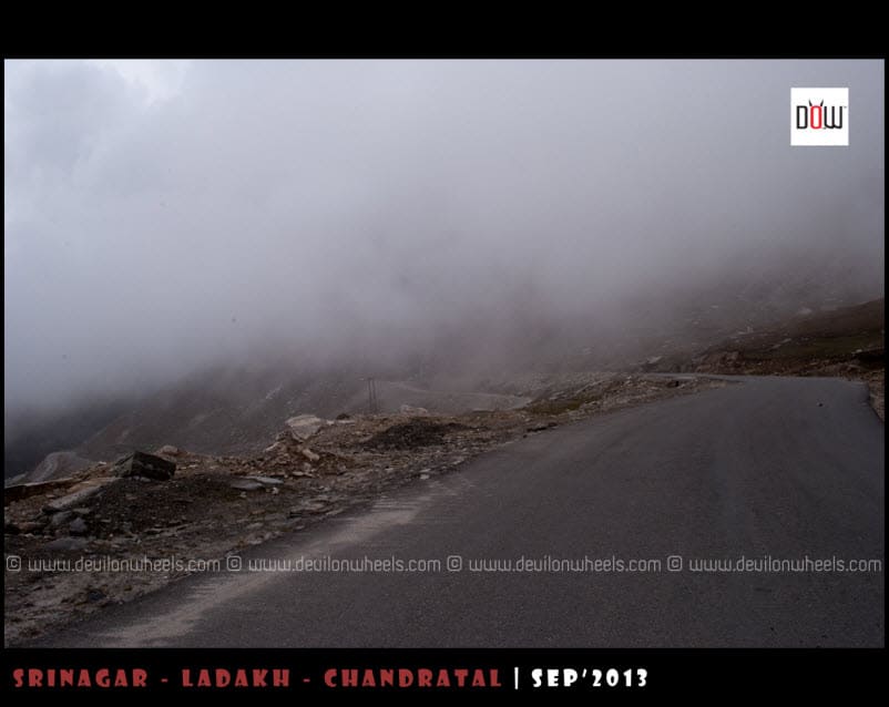Driving into the clouds at Rohtang Pass