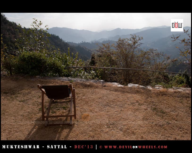 Sit outside under sun and just Relax at Oak Chalet Resort - Mukteshwar